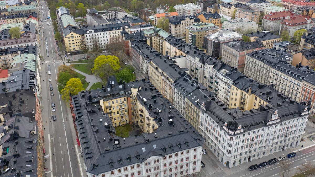 Den tyska kapitalförvaltaren DWS förväntar sig en nedgång i svenska fastighetsvärderingar på upp mot 15 procent de kommande 18 månaderna