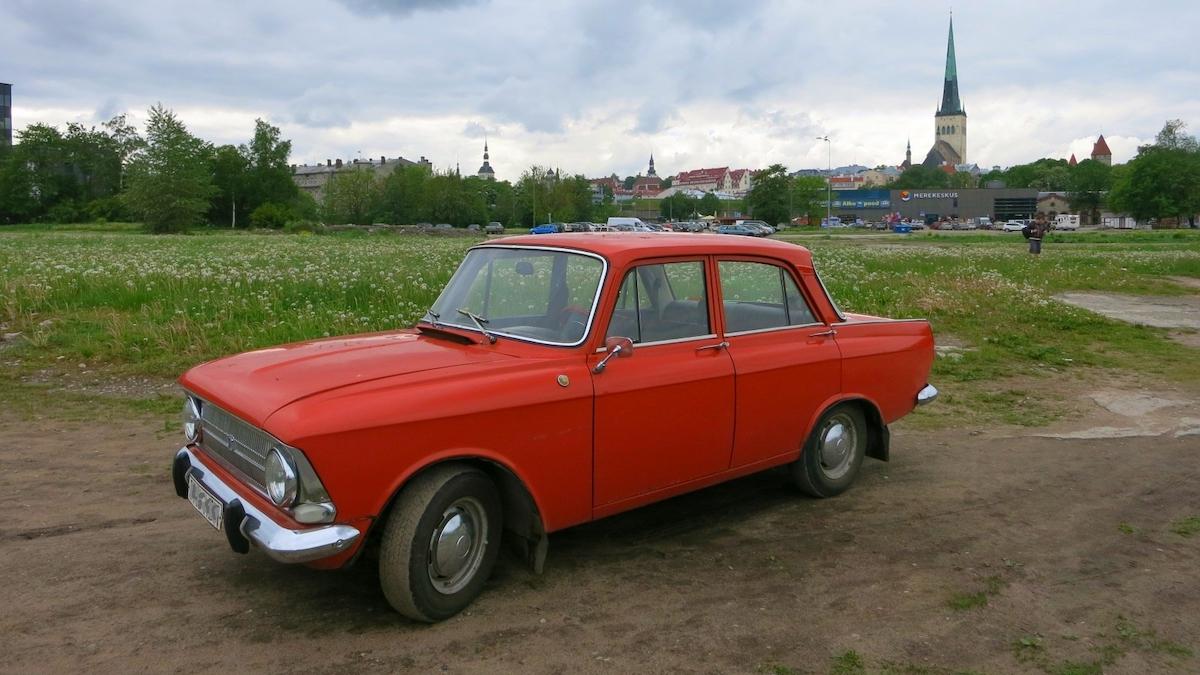 En cirka 45 år gammal Moskvitj. Nu ska bilar av detta märke åter börja tillverkas i Ryssland. 