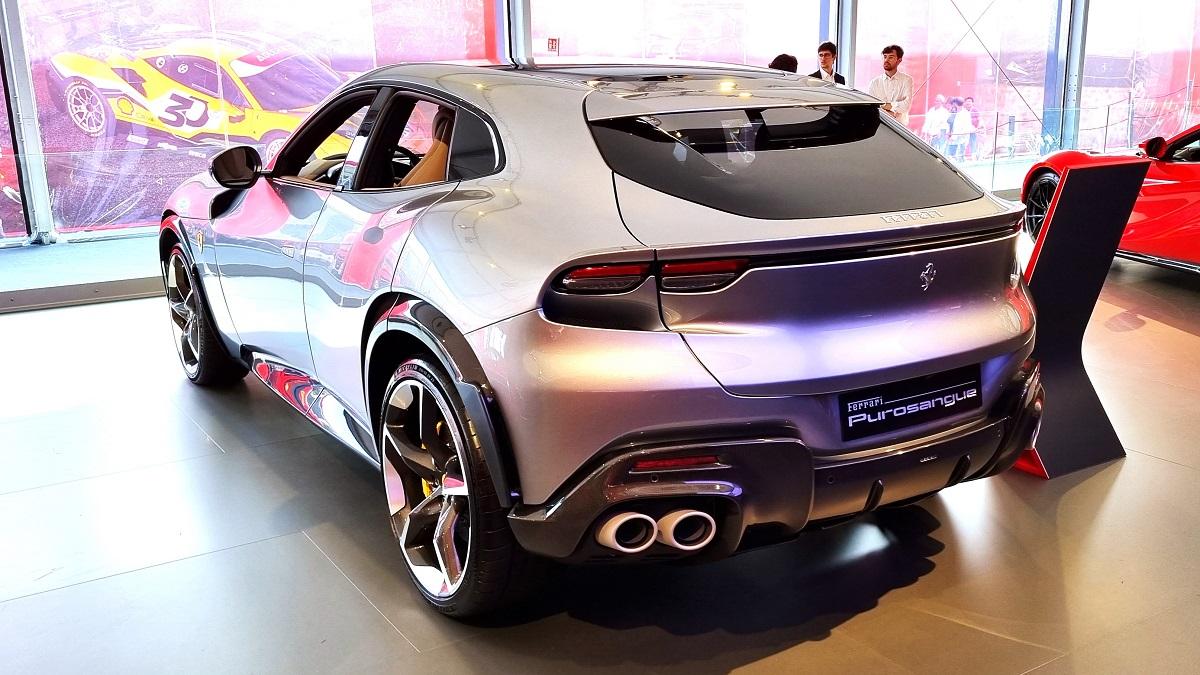 omslagsbild ferrari purosangue