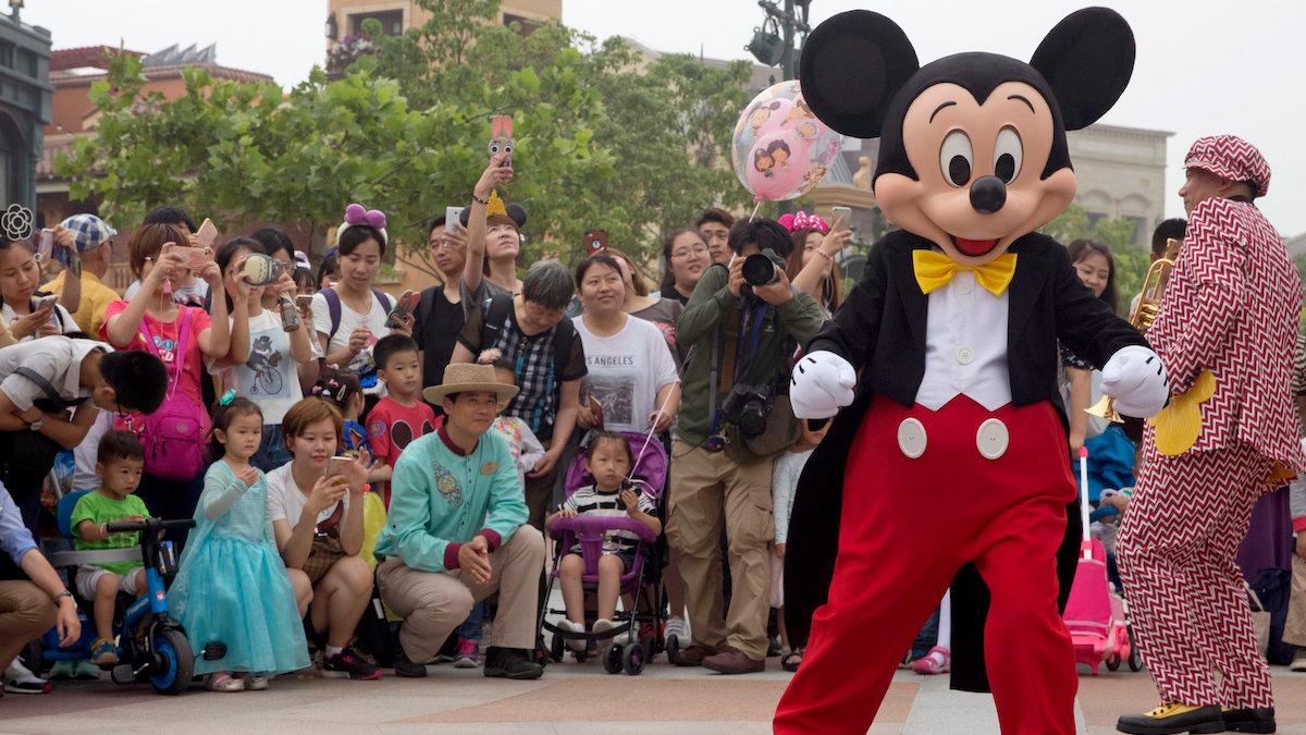 Shanghai Disney Resort, som i morse stängdes med alla besökare och de får inte lämna nöjesparken förrän de fått resultaten av sina covid-19-test