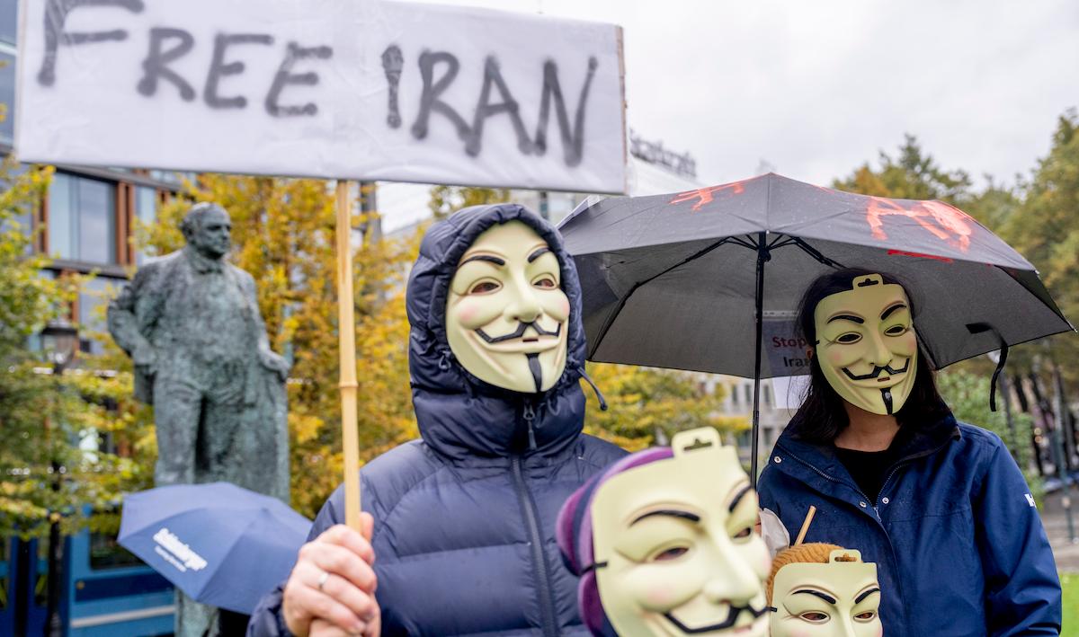 Anonymous och andra hackergrupper samarbetar för att stödja protesterna i Iran