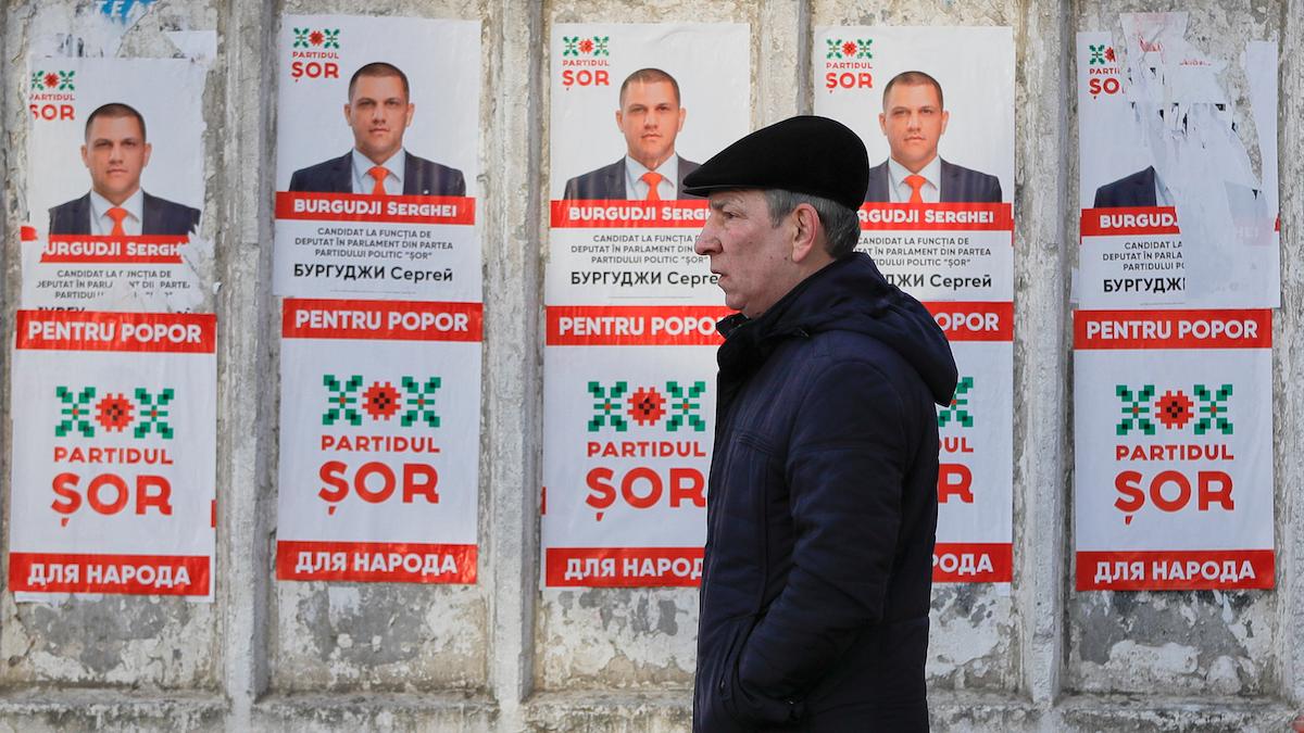Valaffischer för Ilan Shors parti inför valet i Moldavien 2019. Enligt underrättelsedokument är han en ledande figur i Moskvas försök att underminera landets regering.