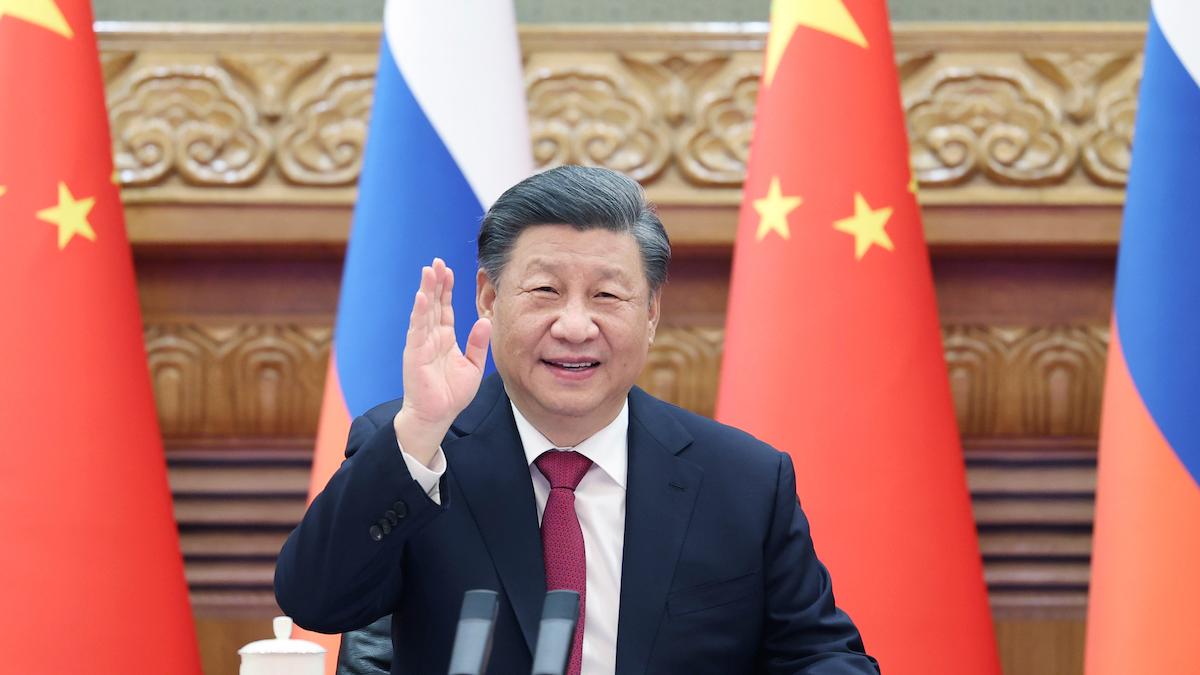 Kina knyter tätare band med Ryssland