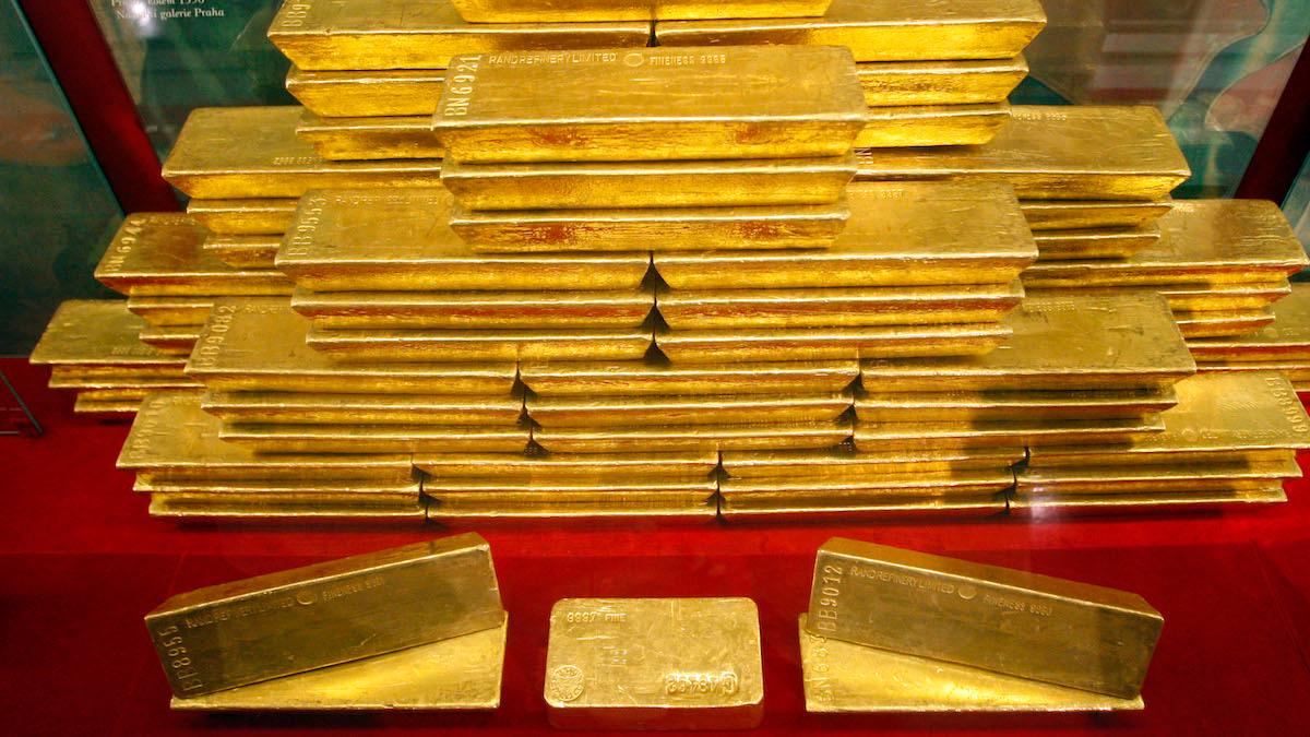 Nu säljer Ryssland guld – enormt budgetunderskott