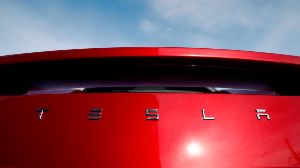 Priset på begagnade Tesla-bilar faller och bilrecensenten Doug DeMuro har en teori om varför