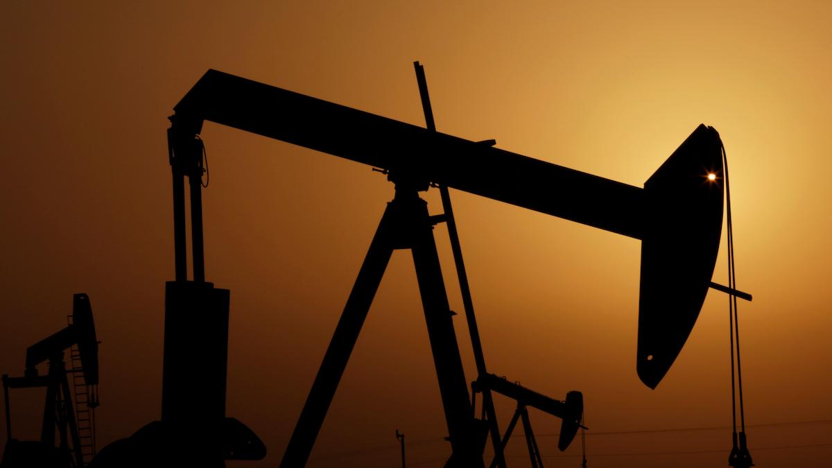 Oljepump. Den globala efterfrågan på olja väntas öka nu när Kina upphävt sina covid-restriktioner