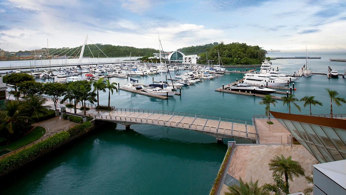 Keppel Bay marina i Singapore där superyachten Dar nu ligger förtöjd.