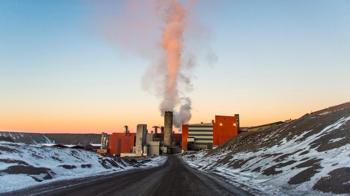 Kirunagruvan, som ensam står för för 0,9 procent av världens produktion av järnmalm