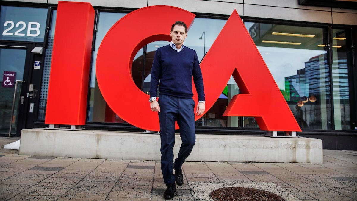 ICA sänker priserna till butiker på 300 varor, Ica Sveriges vd Eric Lundberg säger att prissänkningen ger förutsättningar för ICA-handlare att sänka priserna till kunder