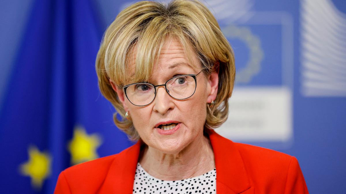 Mairead McGuinness, EU-kommissionär för finansiella tjänster, berättar att EU kommer rulla ut ett elfte paket med sanktioner mot Ryssland