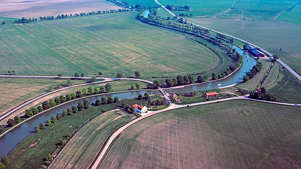 Nu har Göta kanal slagit upp slussportarna för sommarsäsongen 2023.