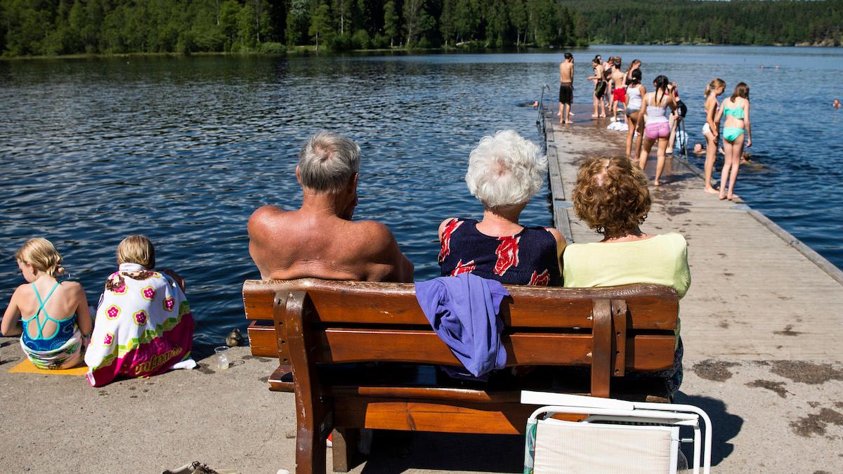 Svenska badsommaren hotad – av kemikaliebrist