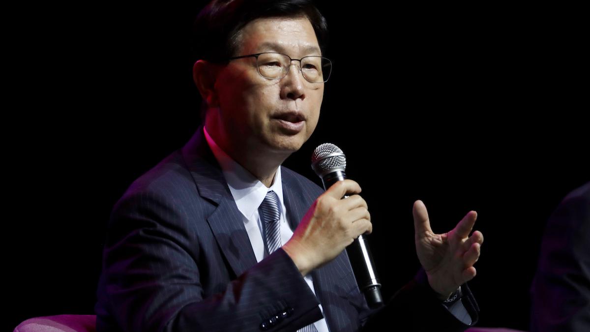 Foxconns vd och ordförande, Young Liu berättar att bolaget förändrar leverantörskedjor och satsar på elbilar