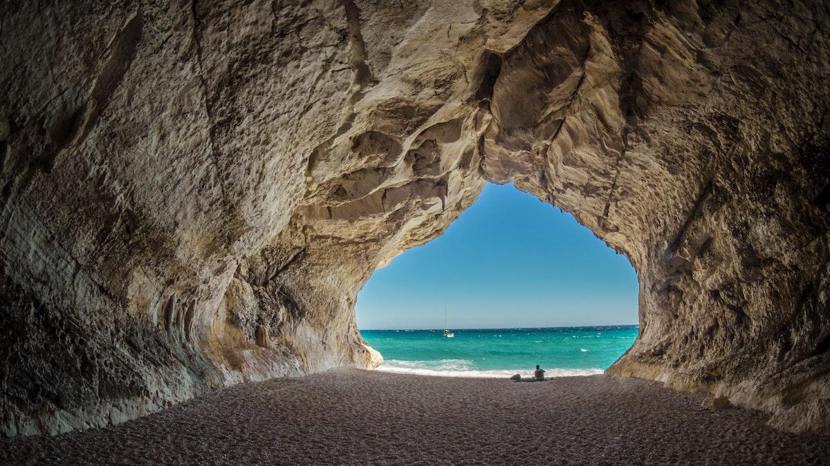 I en grotts i Israel (dock ej grottan på bilden) menar arkeologer att de hittat bevis för nekromanti och annan magi och att grottan fungerat som en möjlig portal till underjorden