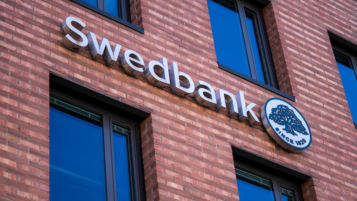 För årets andra kvartal redovisar Swedbank ett oväntat starkt resultat