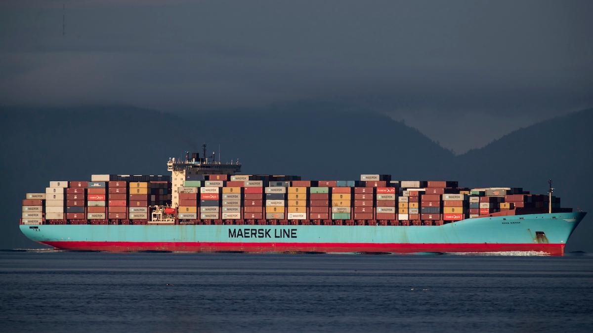 Maersk rapporterar ett kraftigt minskat resultat men slår ändå analytikers förväntan