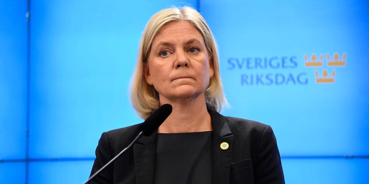 Socialdemokraternas partiledare Magdalena Andersson under en pressträff där hon meddelar att partiet vill att Sverige skickar Jas Gripen till Ukraina
