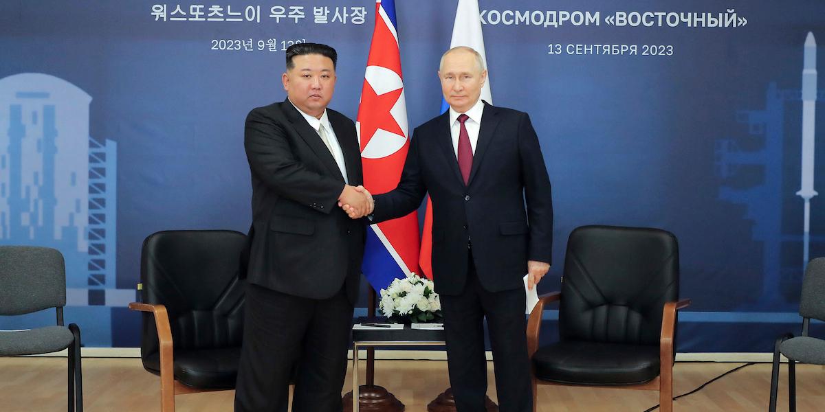På onsdagen anlände Nordkoreas ledare Kim Jong Un till en rymdbas i Ryssland och bilder när han skakade hand med den ryska presidenten Vladimir Putin kablades ut över världen