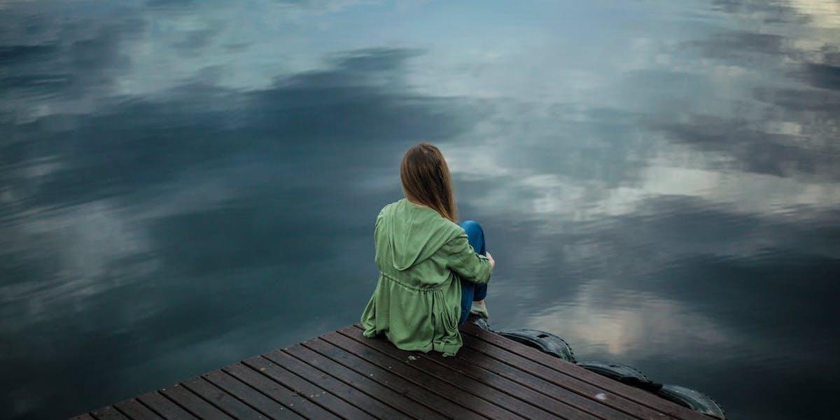 En av fem svenskar har en någon gång diagnosticerats med depression och det är vanligare bland kvinnor. Här är fem saker du själv kan göra för att må bättre