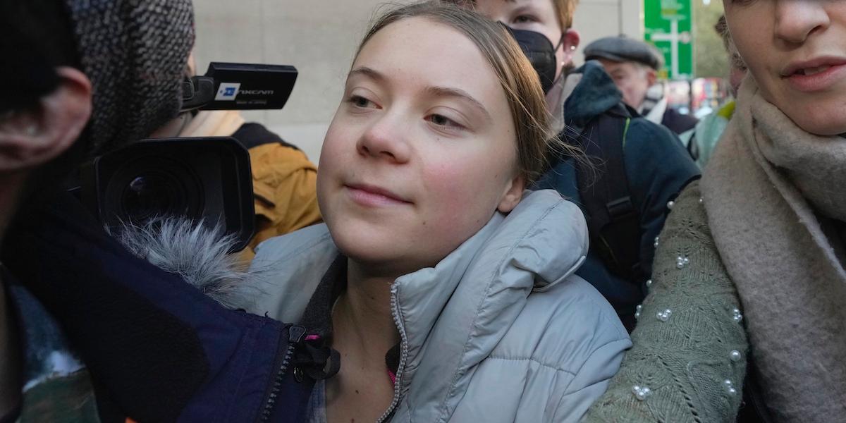 Greta Thunberg anländer till Westminster Magistrate’s Court i London, onsdagen den 15 november