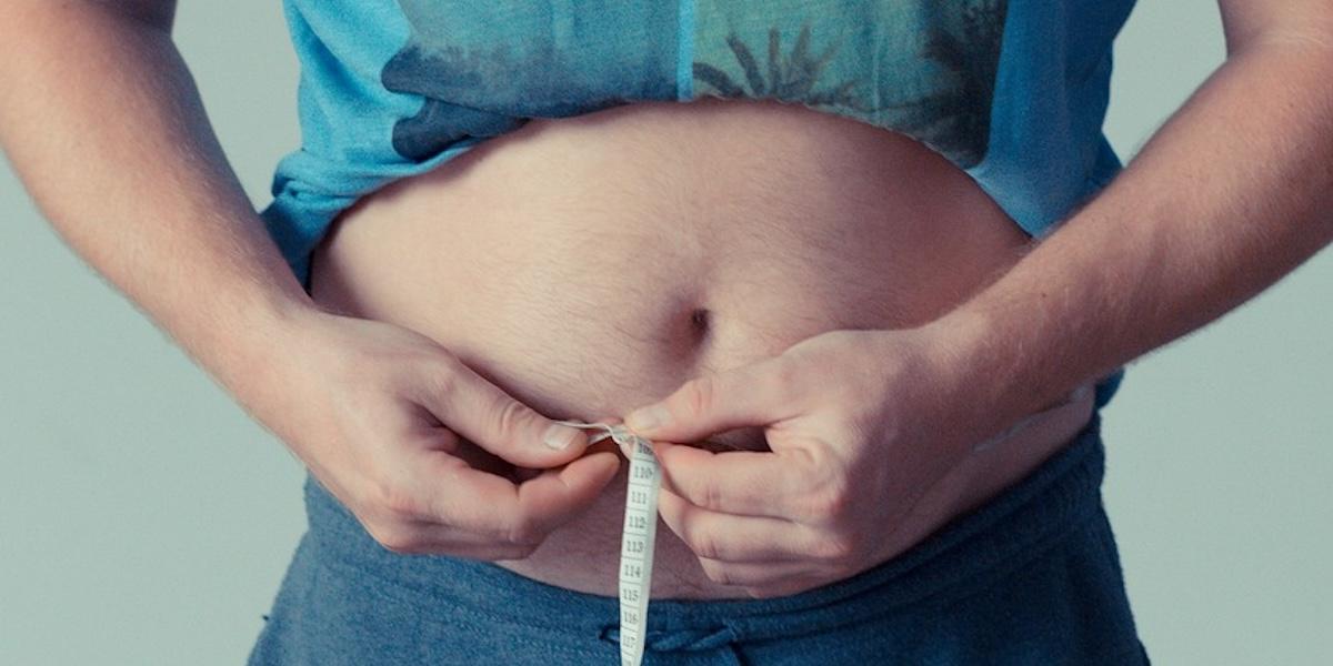 Midjemått kan vara ett bättre mått än BMI för att ta reda på hur mycket ohälsosamt fett du har i din kropp