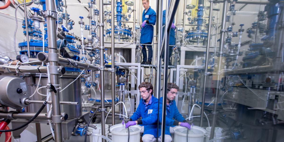 Vertex Pharmaceuticals tillverkningsanläggning i Boston, USA. Läkemedelsbolagets nya smärtstillande läkemedel utan opioider har visat goda resultat