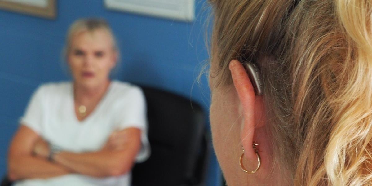 Enligt en ny studie skulle hörapparater kunna fördröja eller förhindra uppkomsten av demens