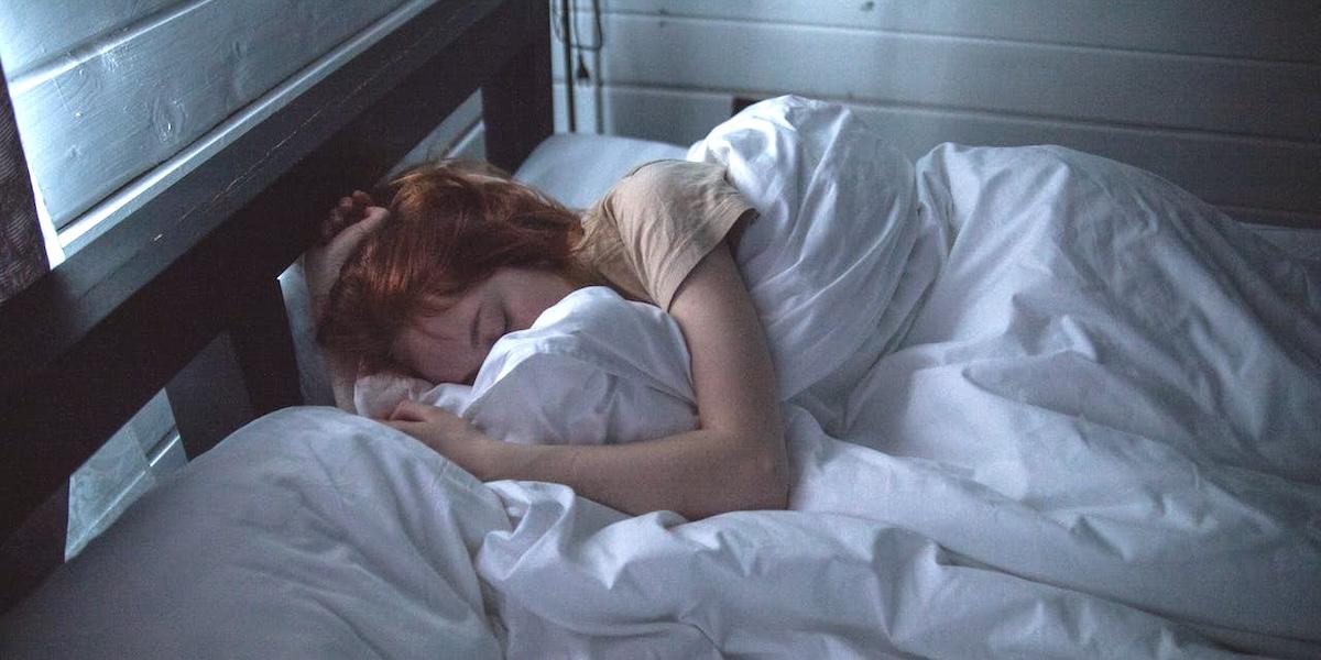 Här är fem metoder som kan hjälpa dig att få sömn av hög kvalitet