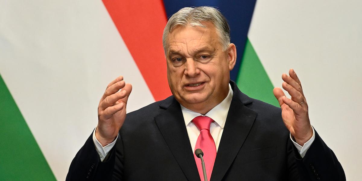 Om Ungerns premiärminister Viktor Orbán fortsätter att blockera stödpaketet till Ukraina är EU:s ledare beredda att ta i med hårdhandskarna