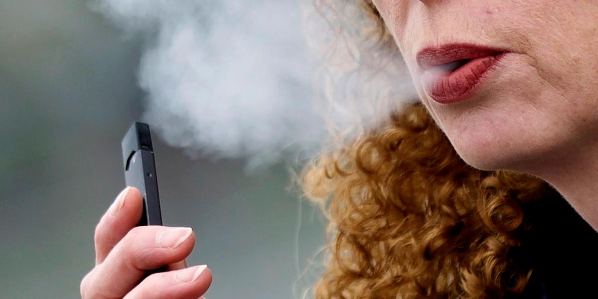 FDA, anser inte att produkter för e-cigaretter är till någon fördel för vuxna och godkänner väldigt få produkter