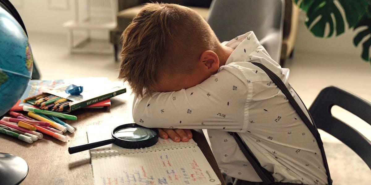 Enligt en studie har upp till sex miljoner barn drabbats av postcovid, de har symptom som andningsproblem, hosta, andnöd, tryck över bröstet och trötthet