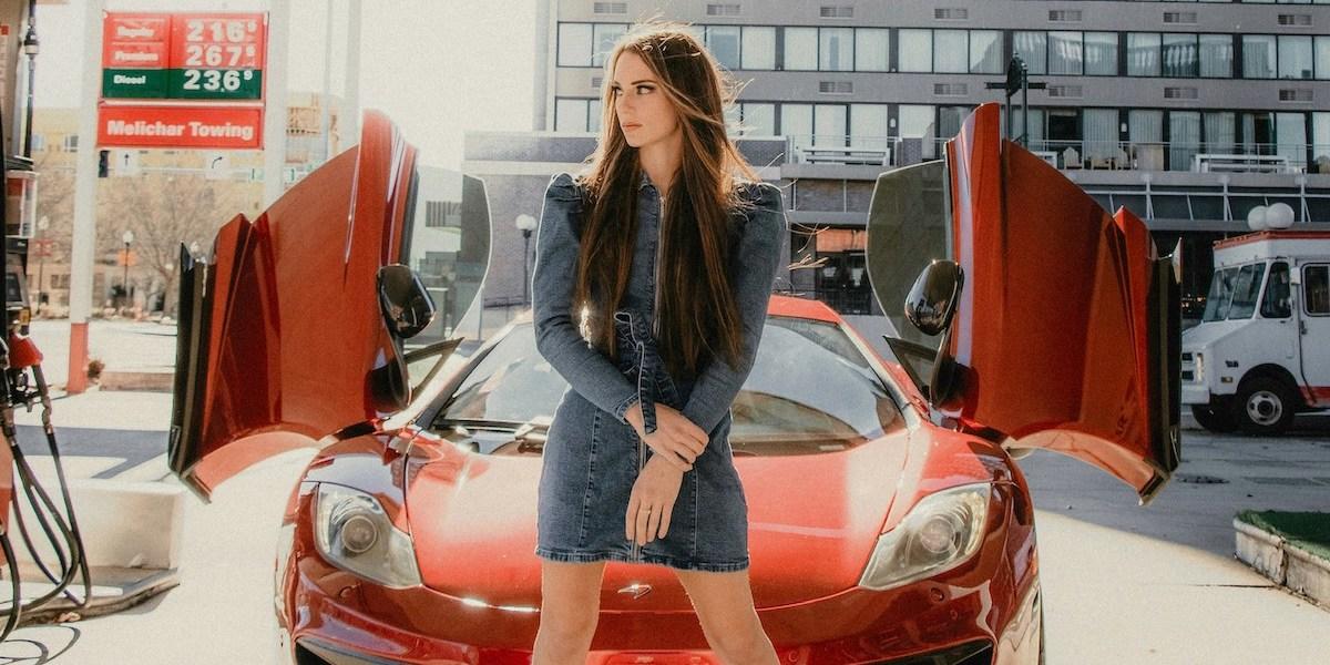 Kvinnliga bilförsäljare