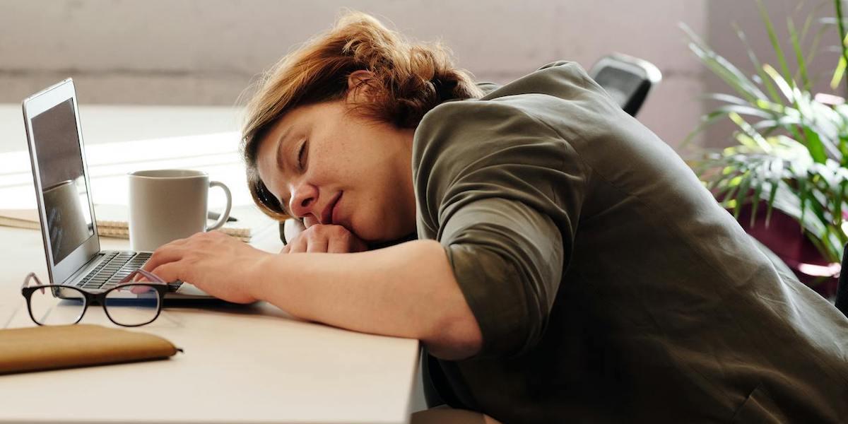 Sömnbrist gör oss inte bara trötta, det påverkar även hur vi behandlar andra, det visar en ny studie