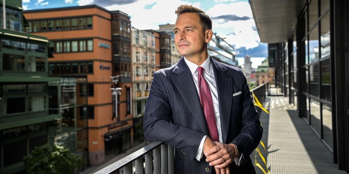 Stockholms Handelskammares vd Andreas Hatzigeorgiou tar steget över till börsen och blir ny koncernchef för byggkonsulten Projektengagemang.