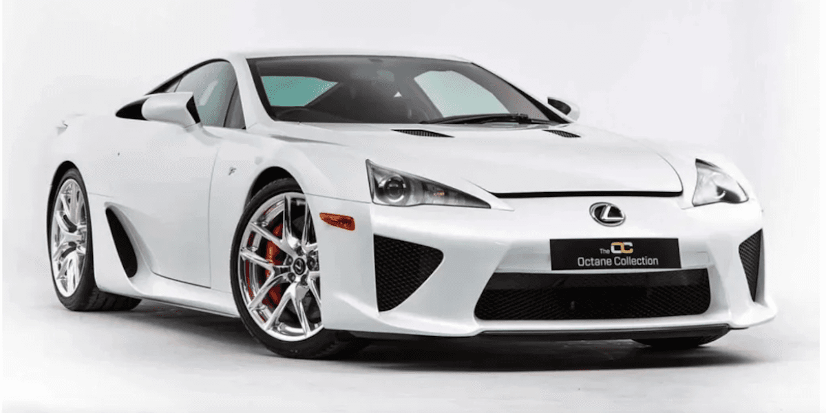 Nu får denna Lexus LFA se sig om efter en ny ägare.