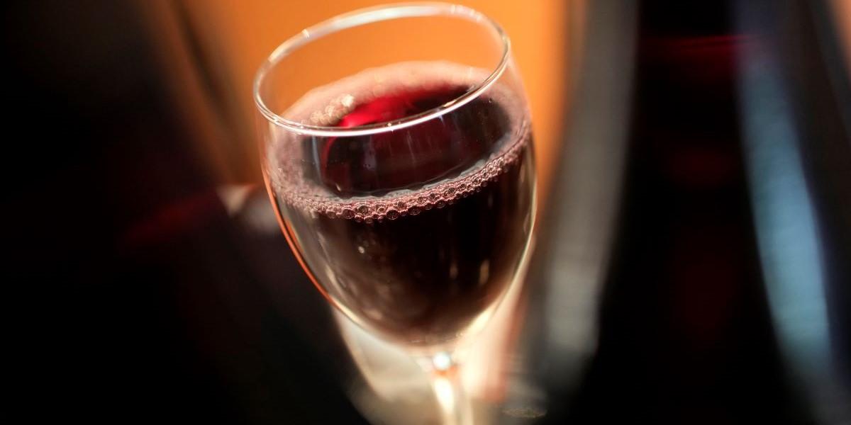 Börsveckan är positiv till vinföretaget Viva Wine med sätter sälj på Wespay. En av senaste årets börsraketer, med en känd börsprofil i ägarlistan, ger man rådet avvakta för i senaste numret.