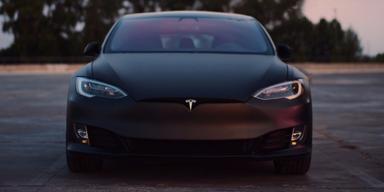 Teslas senaste mjukvara för självkörande bilar kan snart vara på väg till Europa.