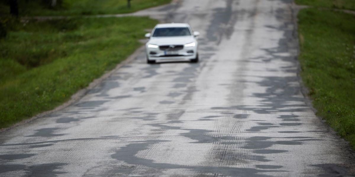 Majoritet bilister kritiska till svenskt vägunderhåll