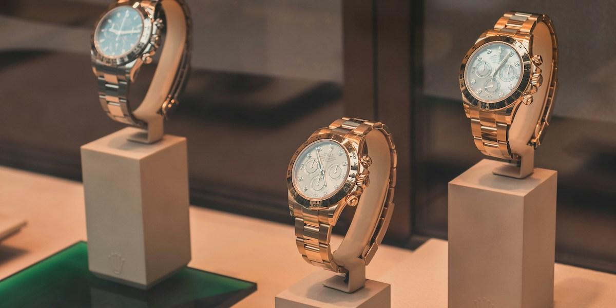 Att köpa en lyxklocka är en investering som kan kräva sin förberedelse