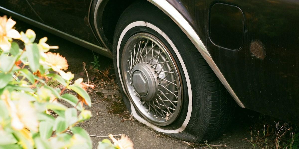 Bil med punka. Pyspunka på pensionssystemet, det är det många som tycker