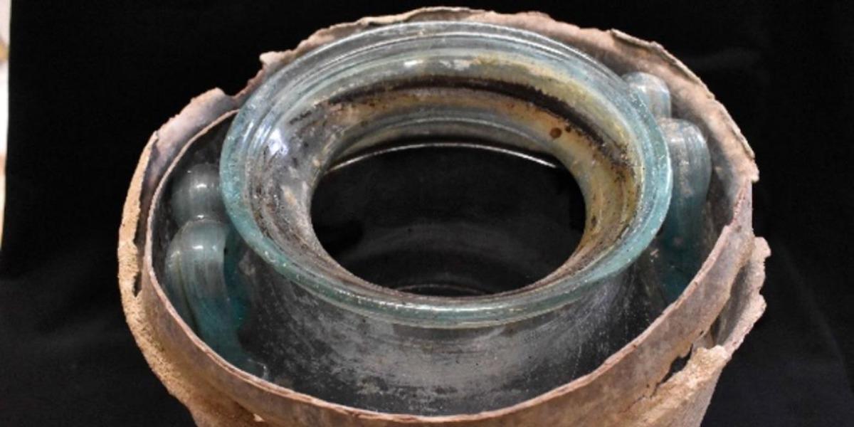 Världens äldsta vin hittades i en begravningsurna