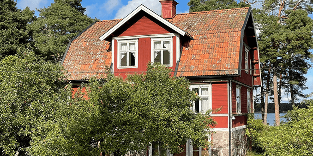 Lägg ditt bud på huset på Lådna i dag.