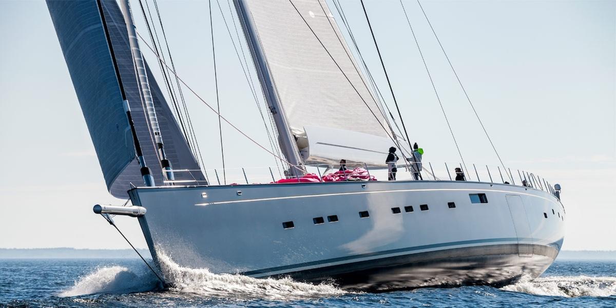 Ravenger är världens största slup i kolfiber.