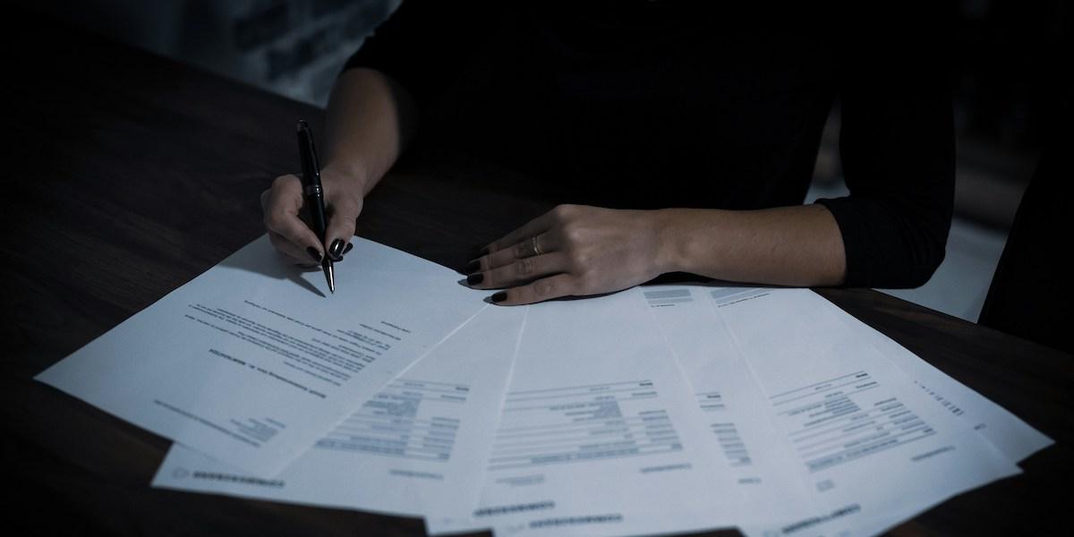 43 procent menar att de känt press på att avstå från att rapportera oegentligheter