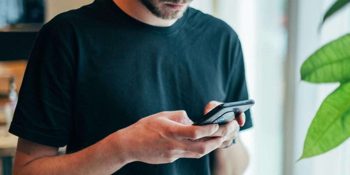 Både punkter och utropstecken har en tendens att skapa missförstånd hos den messande befolkningen