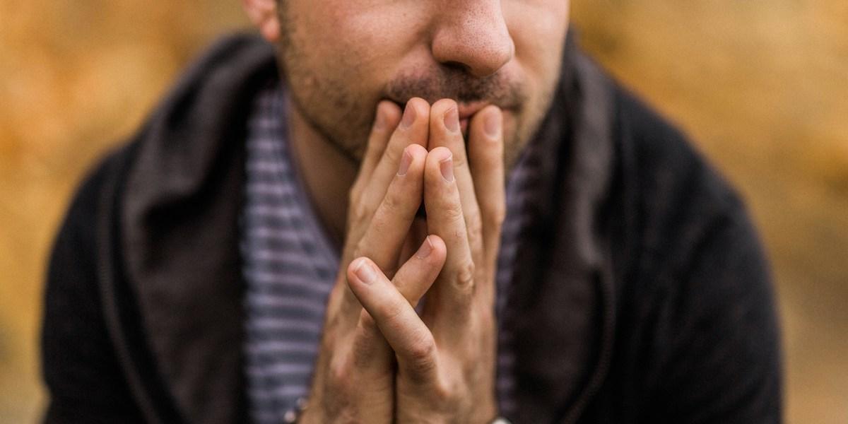 Bild på en man. Män är enligt en ny undersökning mest skeptiska till egenföretagarens anställningsvillkor.