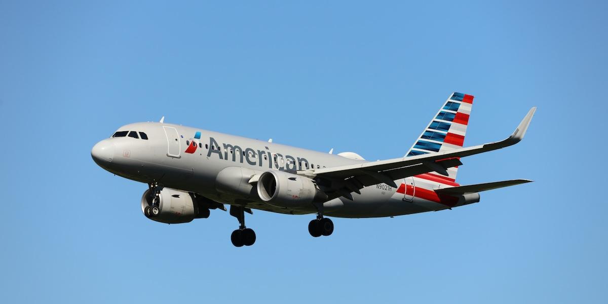 Med hjälp av silvertejp och en modig grupp passagerare räddades situationen och ett flygplansbråk stoppades ombord på ett American Airlines-flygplan. (Foto: Unsplash)