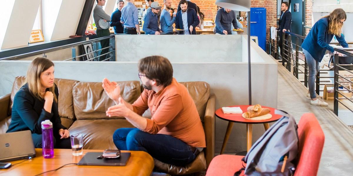 Uppträd som en professionell och vuxen person på jobbet