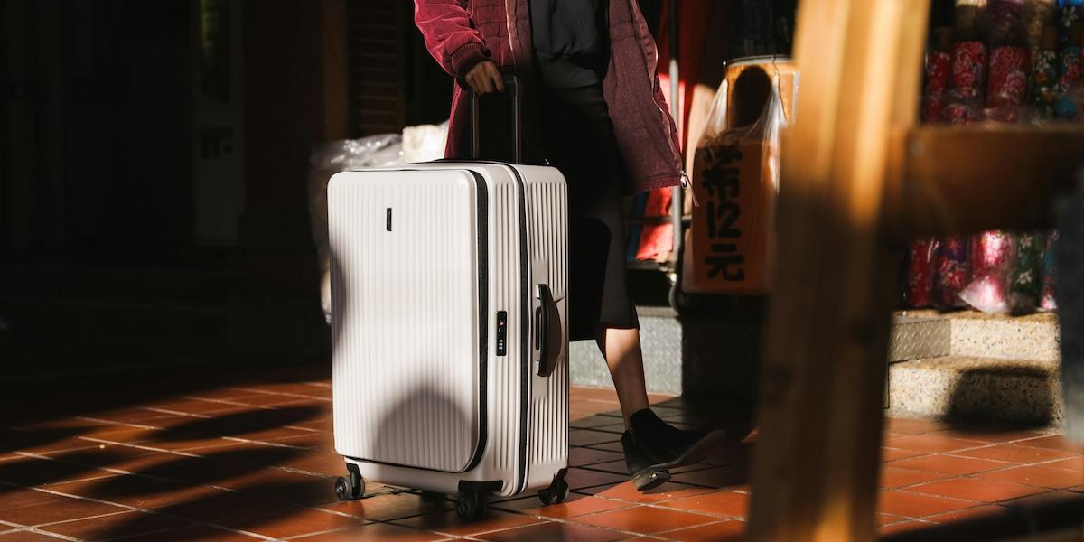 Mannen själv minns inget kokain eller någon resa för den delen heller.