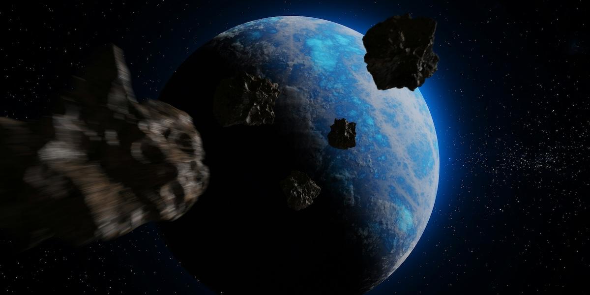 En asteroid, lika stor som ett höghus, rör sig genom rymden och övervakas noggrant av forskare. ESA överväger nu möjliga åtgärder.